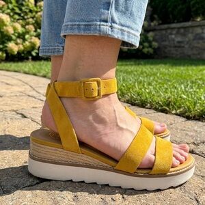 Franco Sarto Mustard Yellow Suede Wedge Sandals Espadrille Platform Connolly 9M